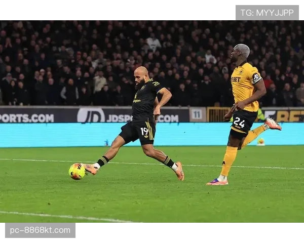 曼联进攻组织混乱问题显现，对球队近期表现形成制约