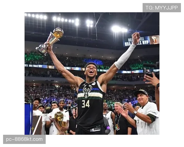 米德尔顿借字母哥挡拆无球拉开防守，三分效率回升