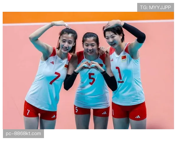 袁心玥的房间比我家客厅还大，谁告诉我她怎么看球的？